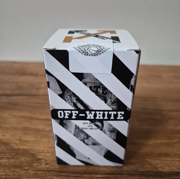 NWT Off White collectible miniature sneakers 👣 - Picture 4 of 8